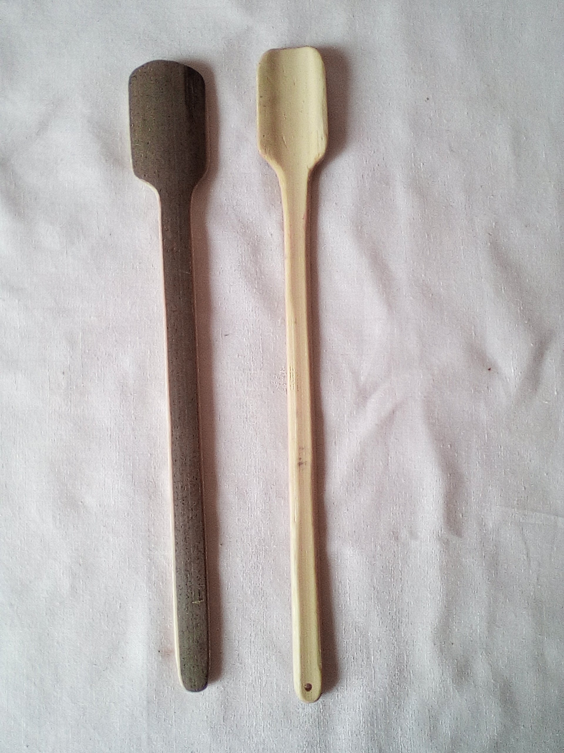Spatule en bambou noir artisanale de 24 cm