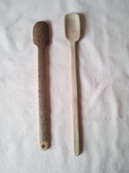 Spatule en bambou noir de 20 cm estampillée d'une croix