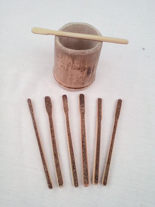 Touilleur en bambou noir artisanal 11-12 cm naturel