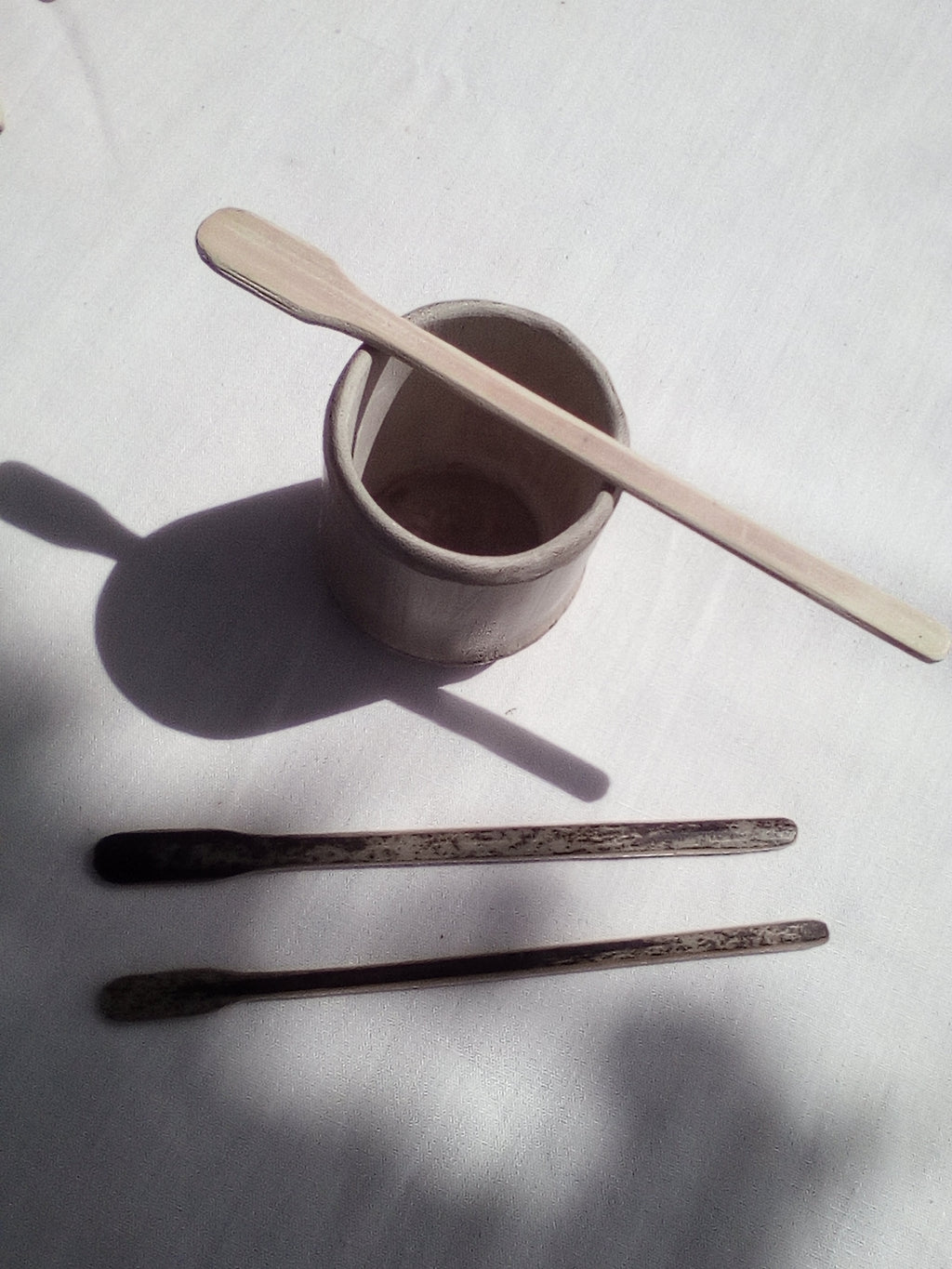 Touilleur en bambou noir artisanal 15-16 cm naturel, épais