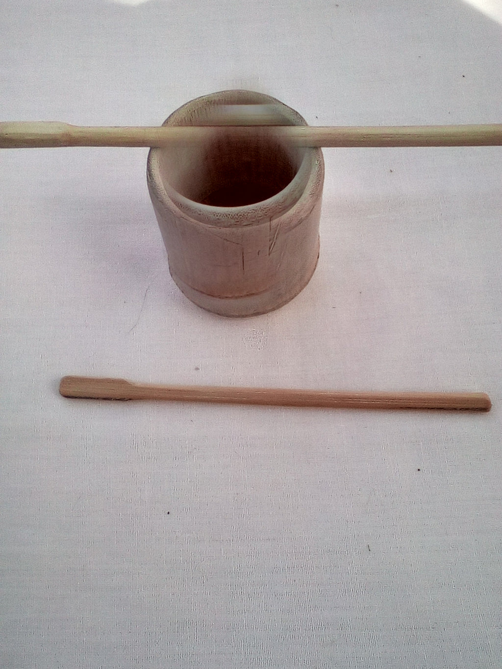 Touilleur en bambou noir artisana 15-16 cm pelé