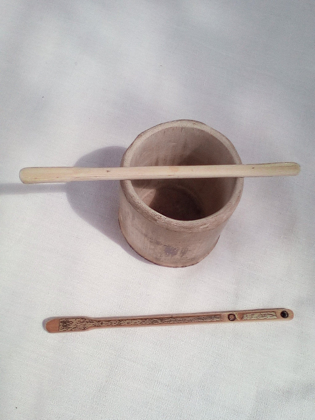 Touilleur en bambou noir artisanal 12-13cm orné d'un strass noir