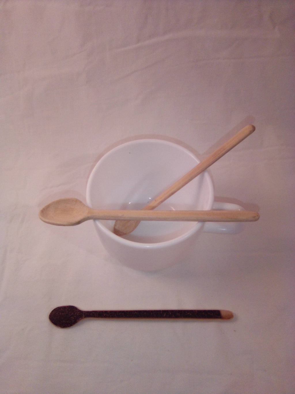 Très fine petite cuillère en bambou noir artisanale de 13 cm