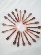 Cuillère à maquillage en bambou noir 5-6 cm 1 strass blanc