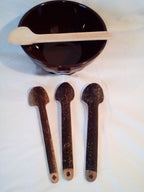 cuillere en bambou noir de 15 cm estampillée de la croix