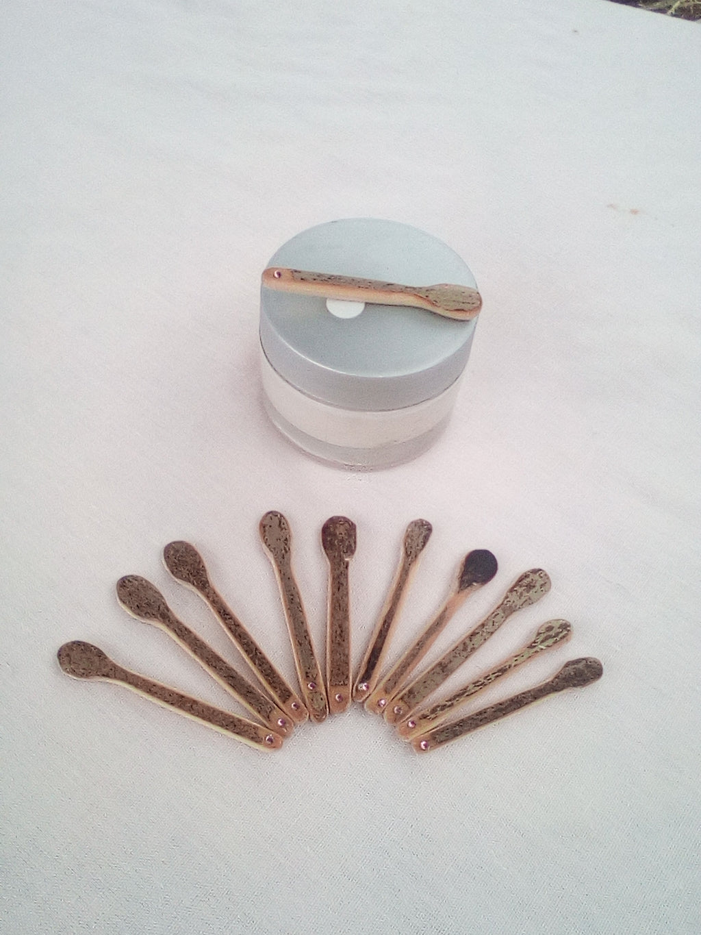 cuillère à maquillage artisanale en bambou noir 5-6 cm 1 strass jaune