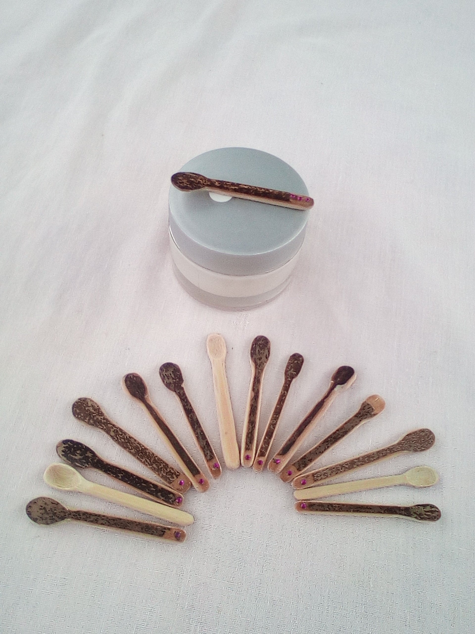 cuillère à maquillage en bambou noir 5-6 cm artisanale 1 strass rose