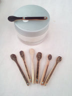 cuillère à maquillage en bambou noir artisanale 5-6 cm 1 strass blanc