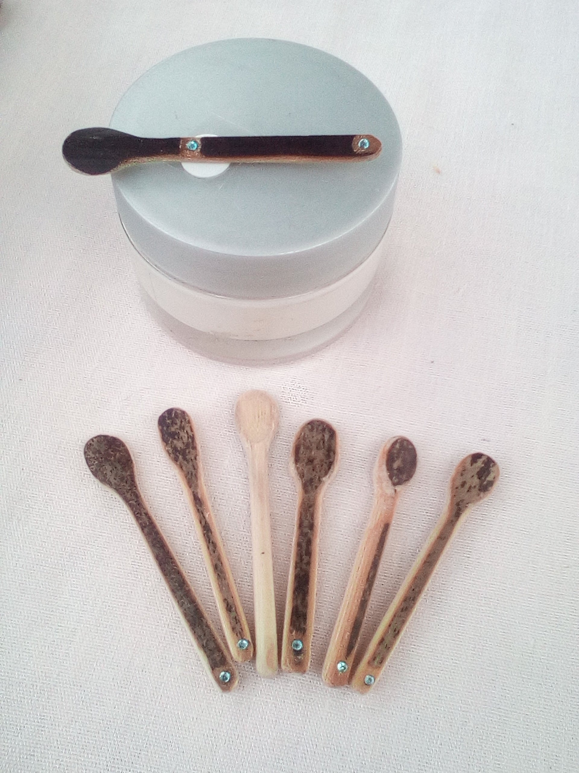 cuillère à maquillage en bambou noir artisanale 5-6 cm 1 strass blanc