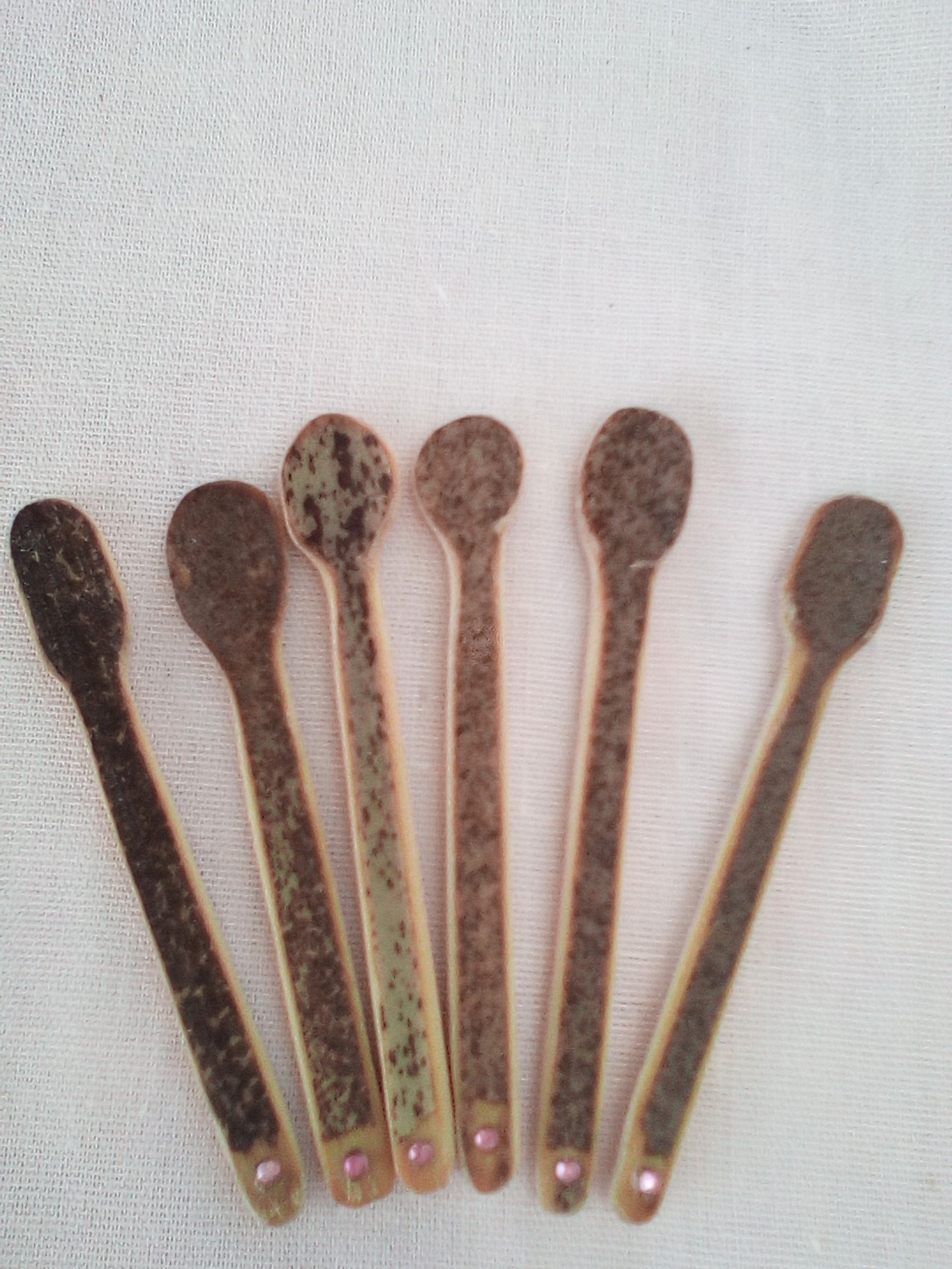 Cuillère à maqillage en bambou noir 6-7 cm strass rose clair