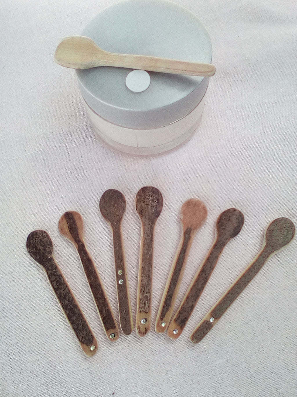 Cuillère à maquillage en bambou noir strass blanc 6-7 cm