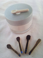 cuillere a maquillage en bambou strass bleu 4-5 cm