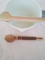 cuillere en bambou noir de 17 cm finement décorée