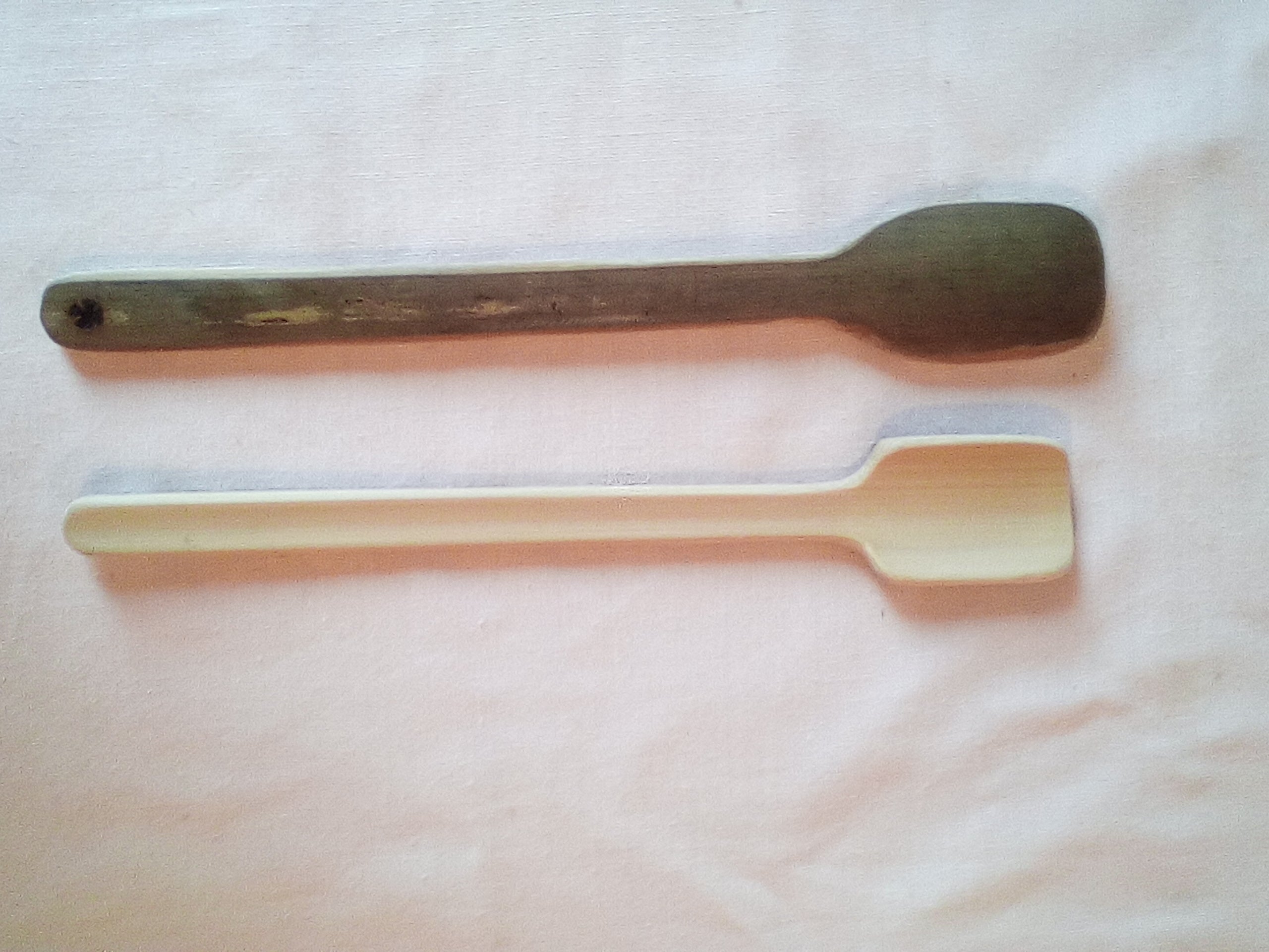 spatule en bambou vert artisanale de 20 cm estampillee